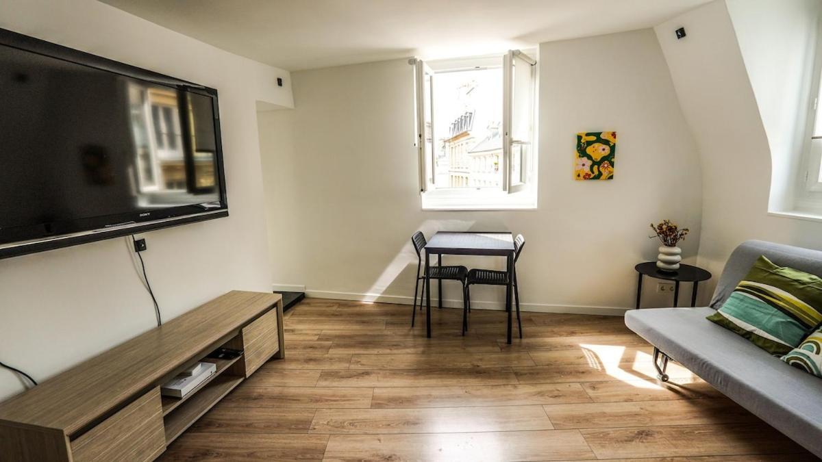 09 Grand Sunny Flat Notre Dame Appartement Paris